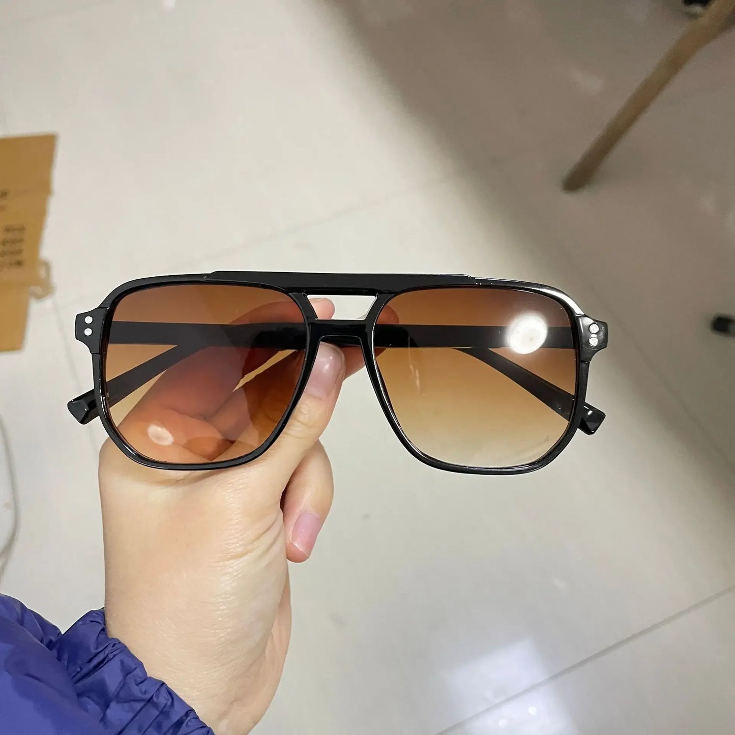Lunettes de Soleil Vintage Carrées UV400 – Style Oversize Unisexe, Protection UV & Look Retro