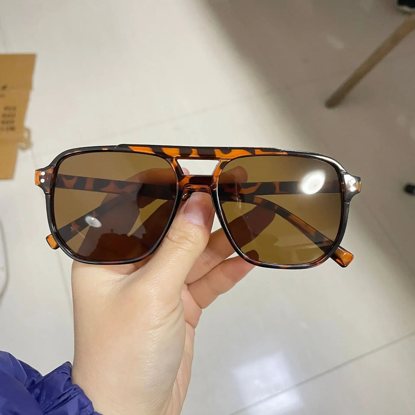 Lunettes de Soleil Vintage Carrées UV400 – Style Oversize Unisexe, Protection UV & Look Retro
